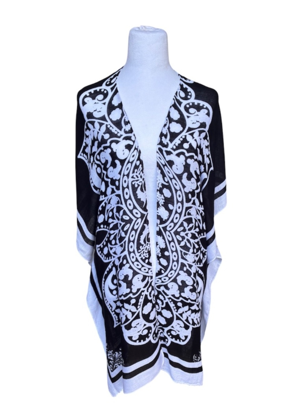 Unbranded Black and White Geometric Printed Shawl-Size L